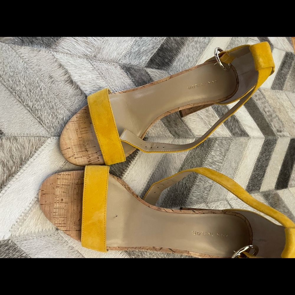 Strap Swede Block heel sandal